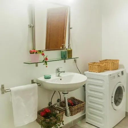 Thaisay Apartment *